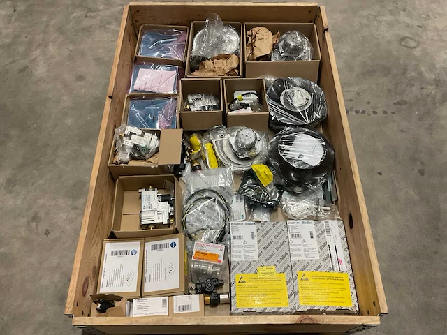 Partij cv-installatiemateriaal - afbeelding 1 van  9