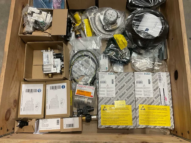 Partij cv-installatiemateriaal - afbeelding 2 van  9