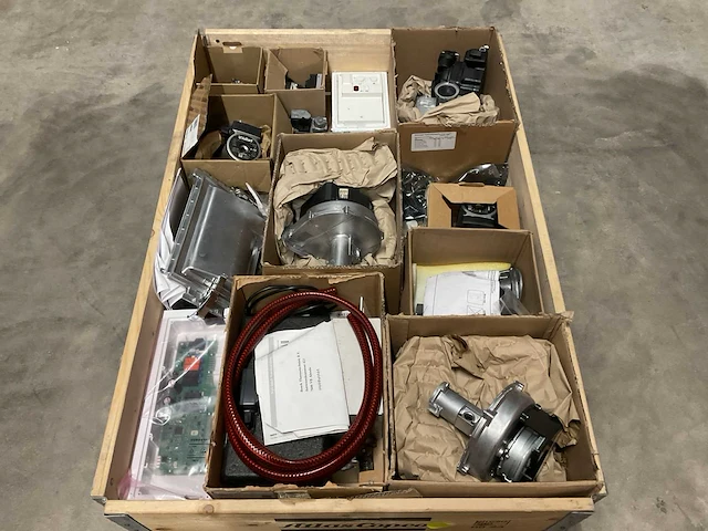 Partij cv-installatiemateriaal - afbeelding 1 van  10
