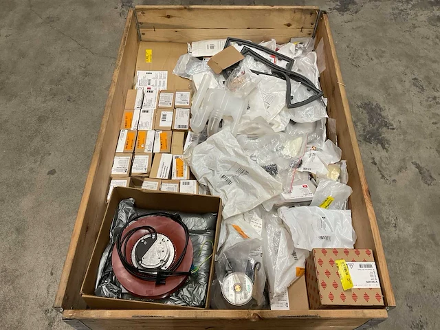 Partij cv-installatiemateriaal - afbeelding 1 van  8