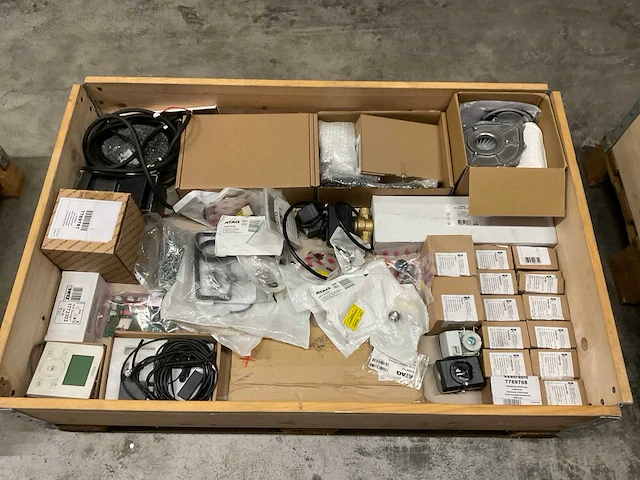 Partij cv-installatiemateriaal - afbeelding 1 van  7