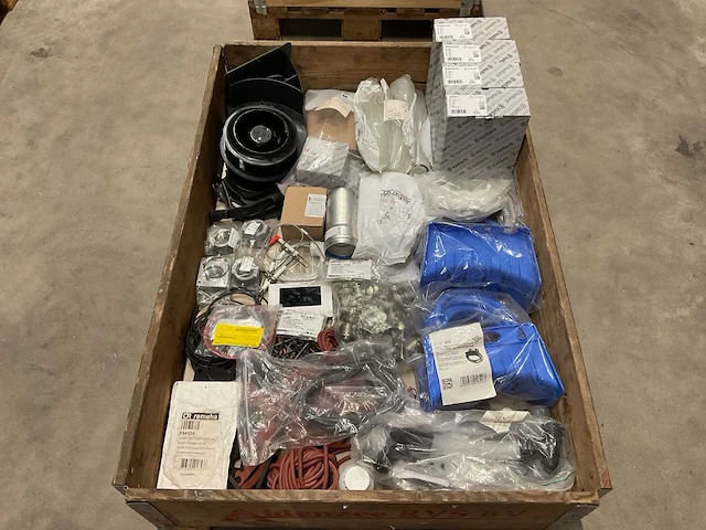 Partij cv-installatiemateriaal - afbeelding 1 van  5