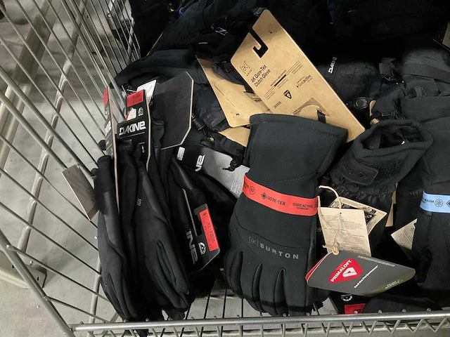 Partij dakine/burton/barts handschoenen (41x) - afbeelding 8 van  13
