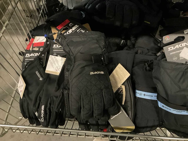 Partij dakine/burton/barts handschoenen (41x) - afbeelding 10 van  13