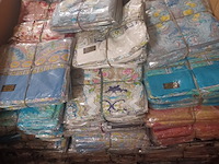 Partij dames sjaals 100% viskose diversen prints aantal 30 stuks. - afbeelding 10 van  11