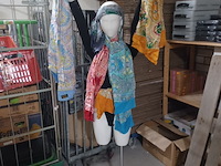 Partij dames sjaals 100% viskose diversen prints aantal 30 stuks. - afbeelding 4 van  11