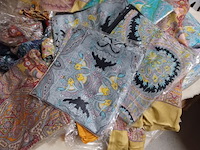 Partij dames sjaals 100% viskose diversen prints aantal 30 stuks. - afbeelding 6 van  11