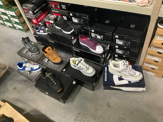 Partij dc schoenen (35x) - afbeelding 1 van  15