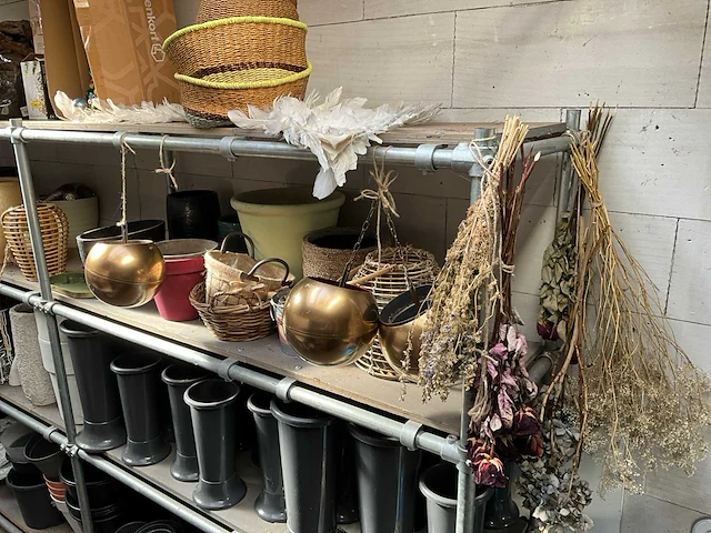 Partij decoratie, potten en vazen - afbeelding 6 van  12