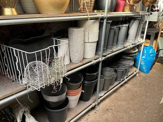 Partij decoratie, potten en vazen - afbeelding 8 van  12