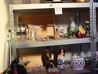 Partij decoratiemateriaal o.a. bloempotten/vazen, glazen & beeldjes - afbeelding 1 van  14