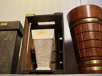 Partij decoratiemateriaal o.a. bloempotten/vazen, glazen & beeldjes - afbeelding 7 van  14