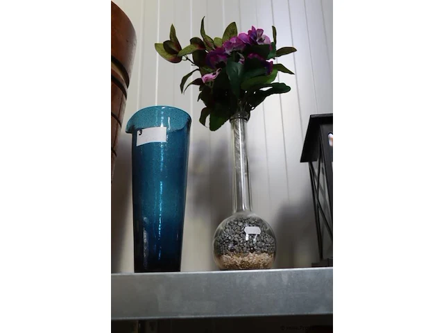 Partij decoratiemateriaal o.a. kandelaars, waxinelichthouders & kunstbloemen - afbeelding 5 van  11