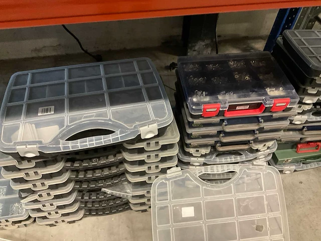 Partij deels gevulde materiaal dozen (34x) - afbeelding 5 van  6
