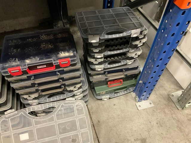 Partij deels gevulde materiaal dozen (34x) - afbeelding 6 van  6