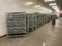 Partij deense bloemveiling karren - afbeelding 1 van  3