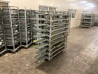 Partij deense bloemveiling karren - afbeelding 3 van  3