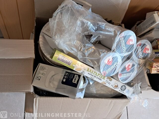 Partij disposables, bakpapier, servetten - afbeelding 2 van  3