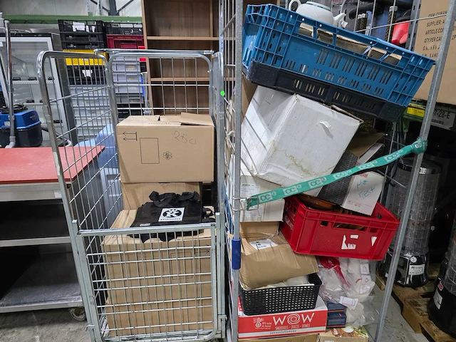 Partij disposables en servies - afbeelding 1 van  9