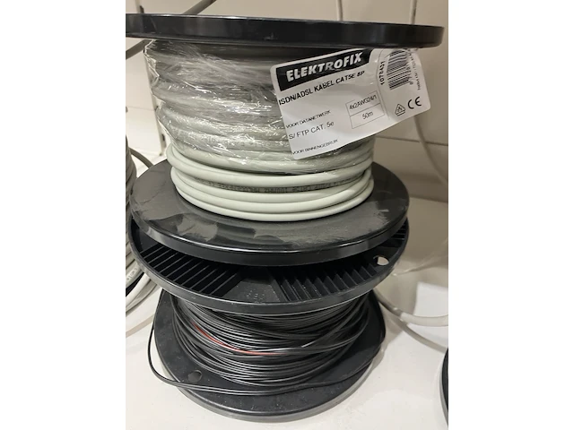 Partij div electra kabel op rol (signaal speaker isdn) - afbeelding 11 van  11