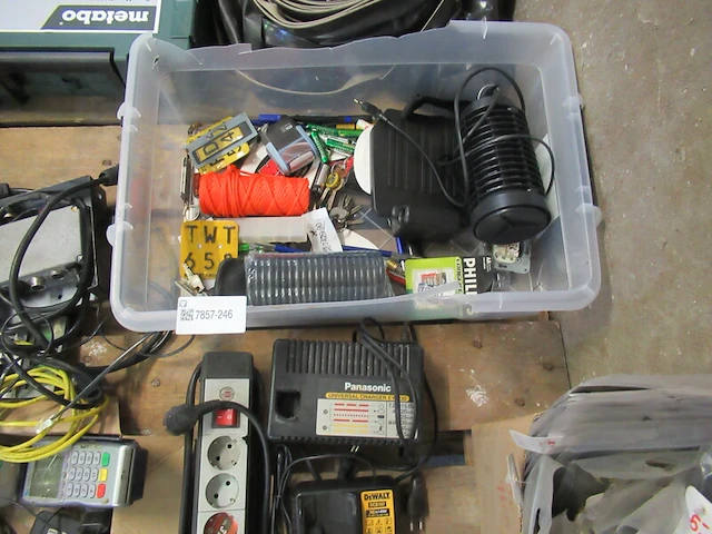 Partij div elektronica op pallet - afbeelding 7 van  7