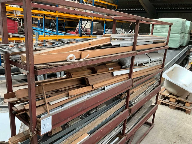 Partij divers aannemersmateriaal - afbeelding 5 van  9