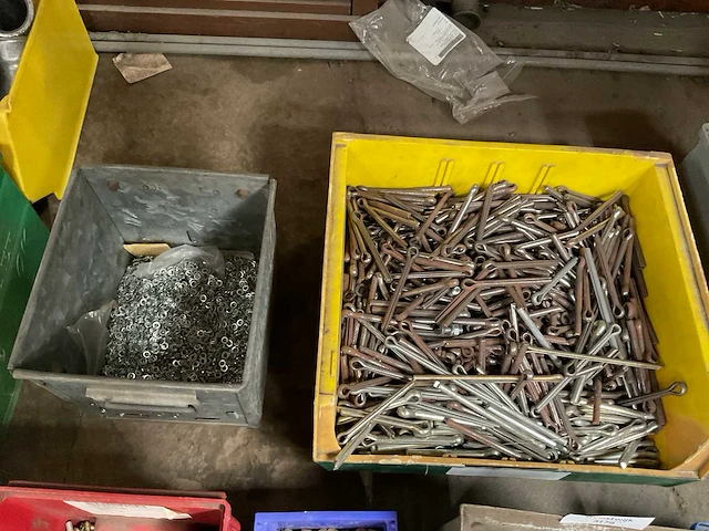 Partij divers bevestigingsmateriaal - afbeelding 2 van  5