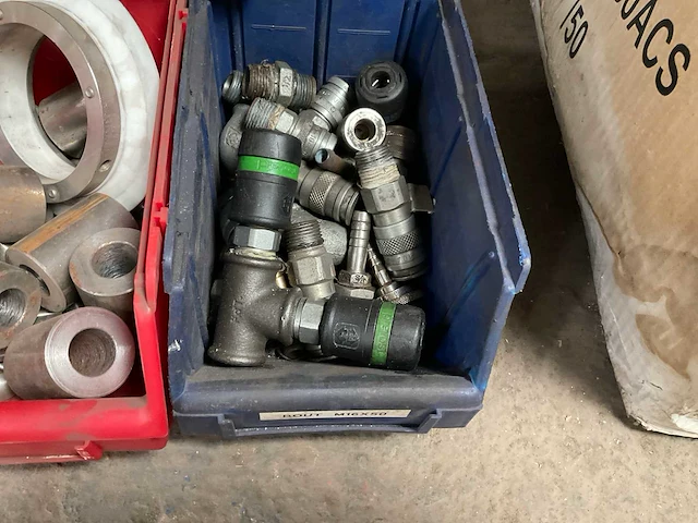 Partij divers bevestigingsmateriaal - afbeelding 2 van  4