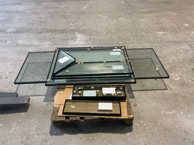 Partij divers dubbel glas - afbeelding 1 van  5