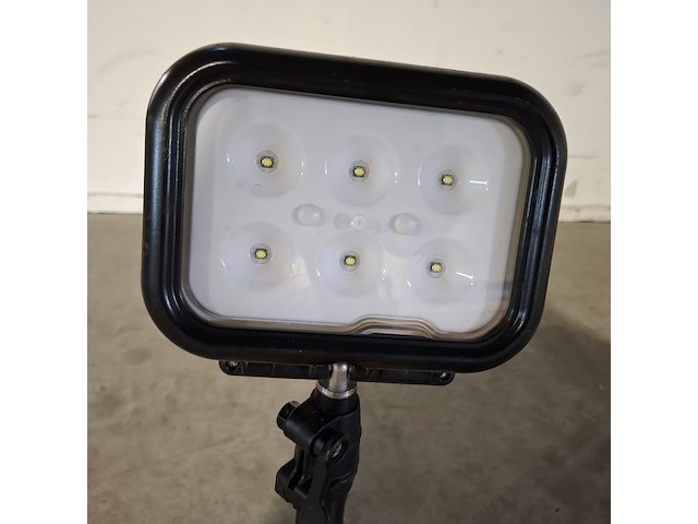 Partij divers gereedschap en bevestiging materiaal , o.a. hitlist, fisher, brekupa, maxxfast - afbeelding 26 van  34