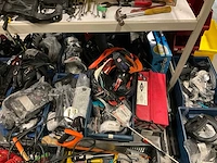 Partij divers gereedschap en snowboard onderdelen - afbeelding 11 van  12