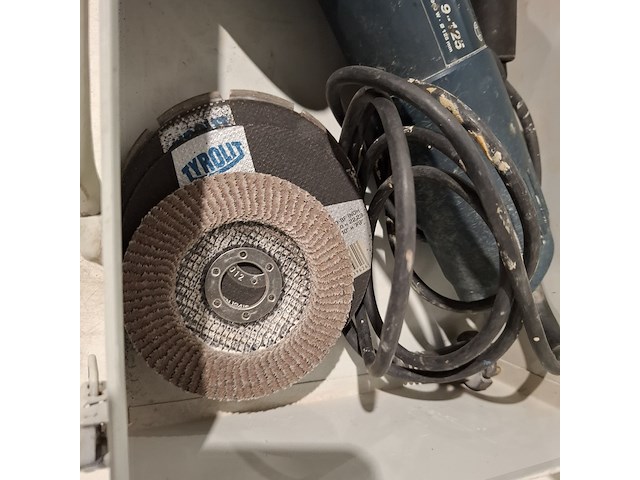 Partij divers gereedschap , o.a. makita, bosch, hitachi - afbeelding 39 van  42