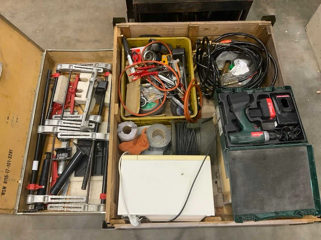 Partij divers gereedschap - afbeelding 1 van  16