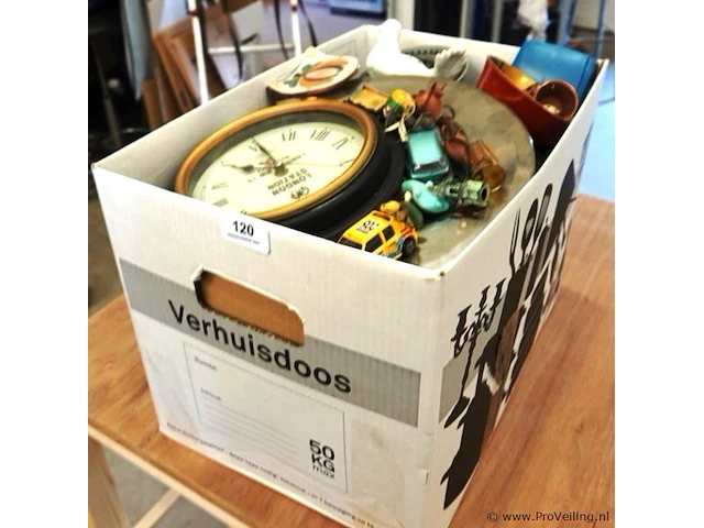 Partij divers in doos - afbeelding 1 van  5