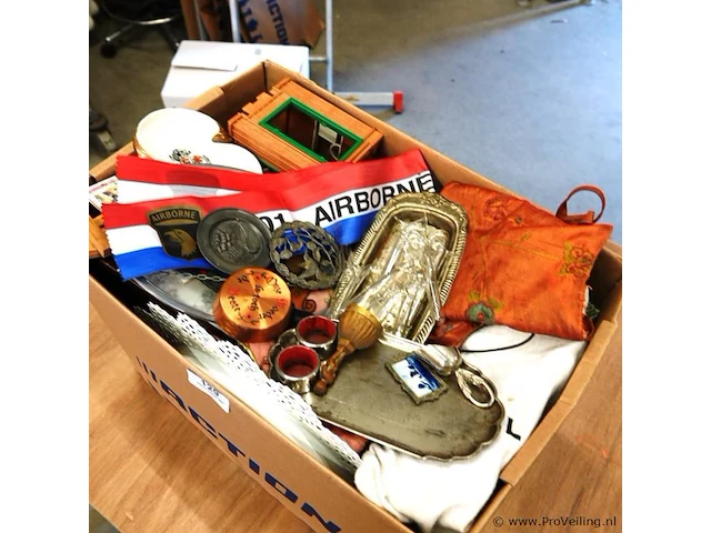 Partij divers in doos - afbeelding 2 van  5