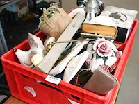 Partij divers in plastic krat - afbeelding 1 van  5