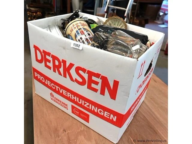 Partij divers in verhuisdoos - afbeelding 1 van  5