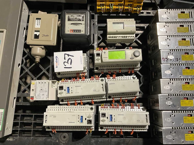 Partij divers installatiemateriaal - afbeelding 2 van  7