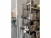 Partij divers keukengerei (inhoud linker gedeelte stelling) - afbeelding 5 van  6