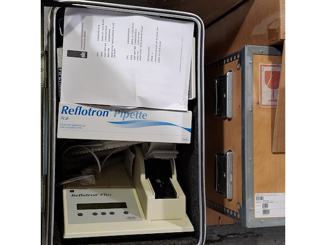 Partij divers laboratorium appratuur, o.a reflotron, o.a sprint - afbeelding 3 van  8