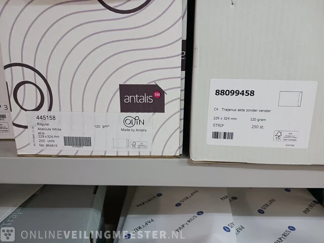 Partij divers papier, enveloppen, dozen etc. - afbeelding 9 van  74