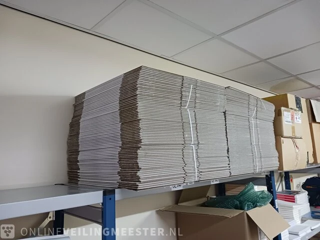 Partij divers papier, enveloppen, dozen etc. - afbeelding 17 van  74