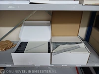 Partij divers papier, enveloppen, dozen etc. - afbeelding 22 van  74