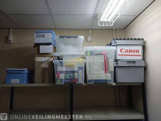 Partij divers papier, enveloppen, dozen etc. - afbeelding 32 van  74