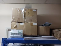 Partij divers papier, enveloppen, dozen etc. - afbeelding 36 van  74