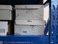 Partij divers papier, enveloppen, dozen etc. - afbeelding 47 van  74