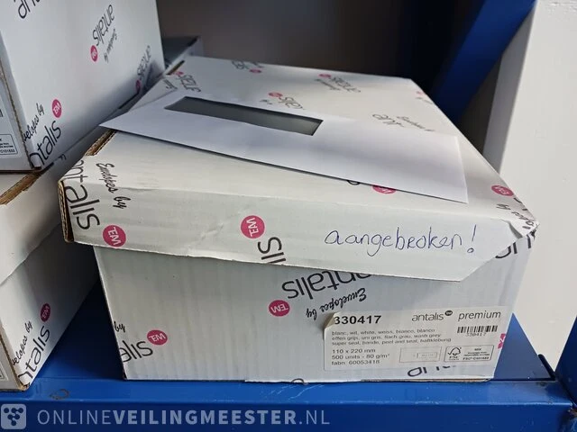 Partij divers papier, enveloppen, dozen etc. - afbeelding 48 van  74