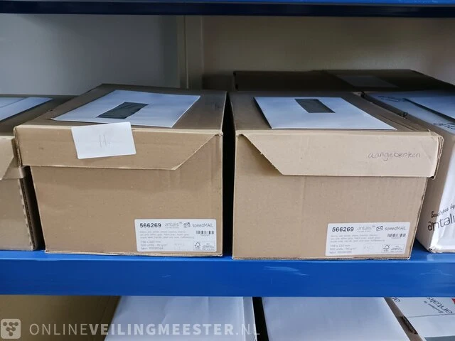 Partij divers papier, enveloppen, dozen etc. - afbeelding 51 van  74