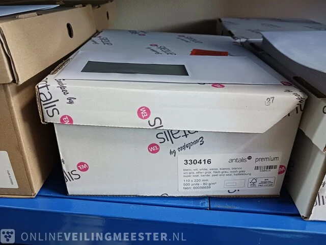 Partij divers papier, enveloppen, dozen etc. - afbeelding 59 van  74