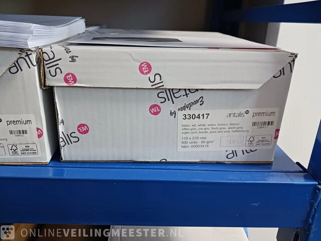 Partij divers papier, enveloppen, dozen etc. - afbeelding 62 van  74